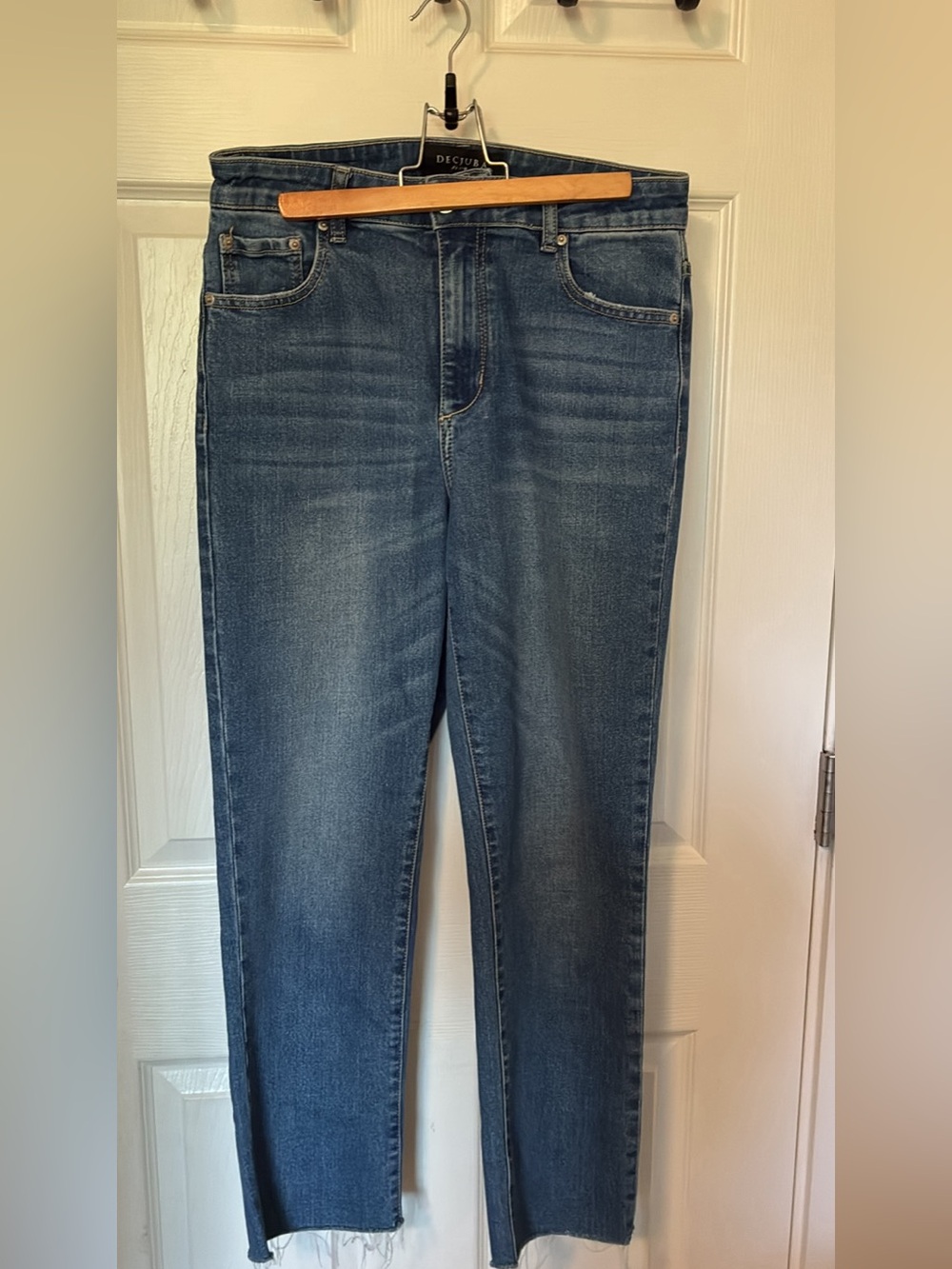 DECJUBA Women's Straight Leg Midwash Blue Jeans